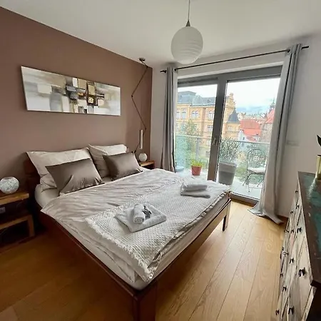 In Historical Center With Park View شقة بلزن