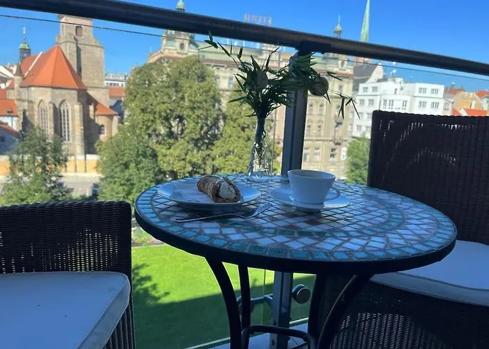 In Historical Center With Park View Пльзень