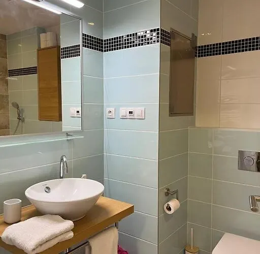 In Historical Center With Park View Апартаменты *