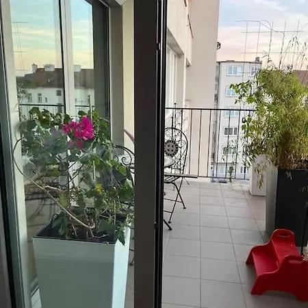 In Historical Center With Park View Appartement