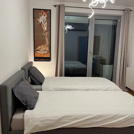 Appartement In Historical Center With Park View *